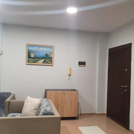 Apartment Mali I Robit