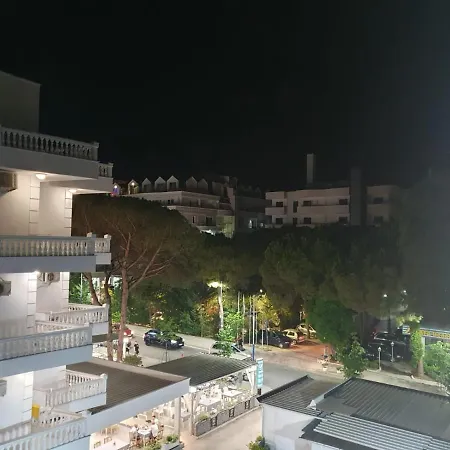 Mali I Robit Apartmán Golem (Tirana)