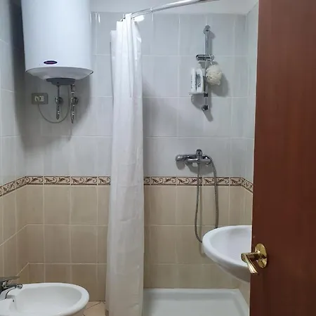 Apartmán Mali I Robit Golem (Tirana)